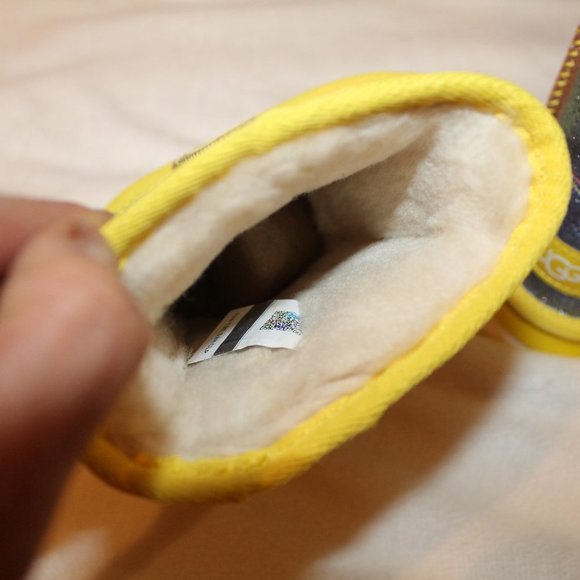 NIB UGG GIRL'S TODDLER CLASSIC SHORT RAINBOW‎ SPARKLE METALLIC WINTER BOOTS - Picture 4 of 6